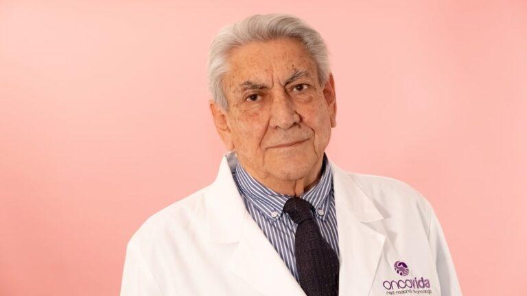 Dr. Raul Larraguibel, ginecólogo