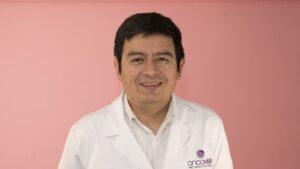 Dr. Rodrigo Vásquez, oncólogo de centro oncológico Oncovida, Providencia, Santiago.