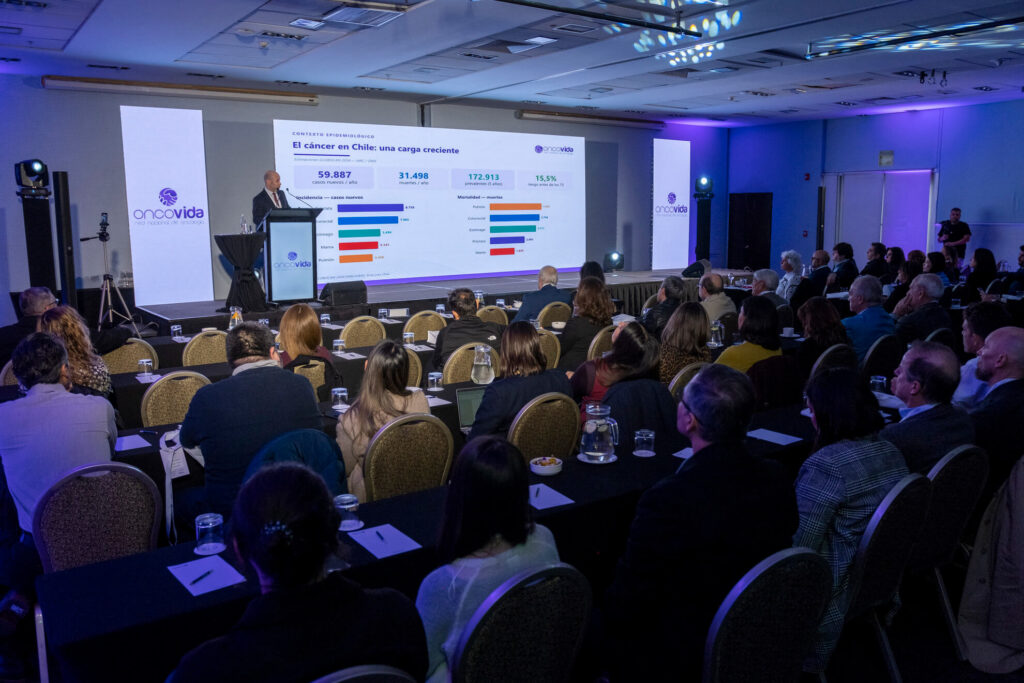 Dr. Sergio Becerra exponiendo en Primer Congreso Oncovida 2026