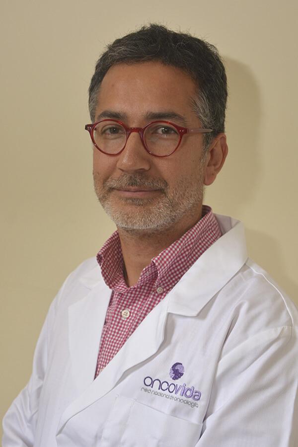 Dr. Fernando Ibieta oncólogo Concepción Oncovida