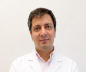 Dr Julio Cesar Ñúñez, cirujano digestivo de Oncovida. Centro Oncológico Providencia