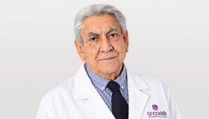 Dr. Raul Larraguibel, ginecólogo y gineco-oncólogo en centro oncológico Oncovida, Providencia