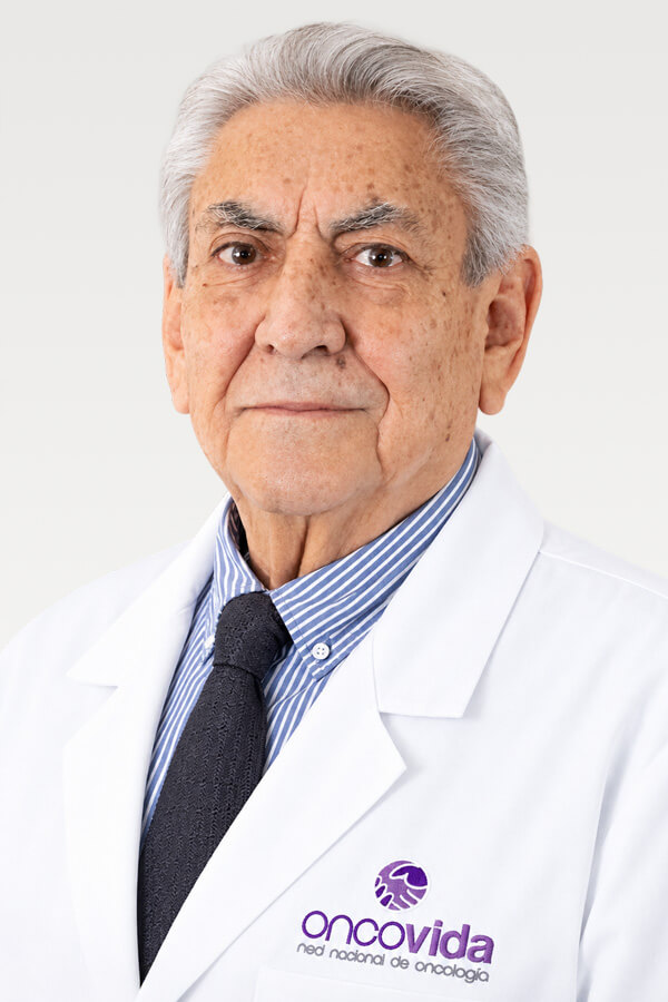 Dr. Raul Larraguibel, ginecólogo y gineco-oncólogo en centro oncológico Oncovida, Providencia