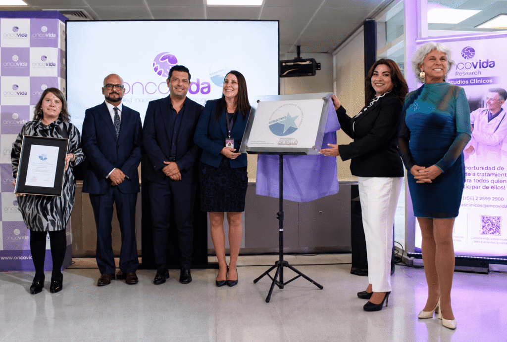 ceremonia de tercera acreditación de Oncovida, centro oncológico Providencia