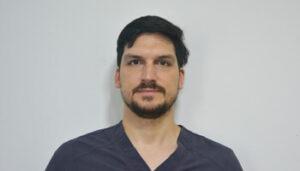 Dr. Vicente Tapia, médico radiooncológo de cuidados paliativos de centro oncológico Oncovida, Providencia, Chile